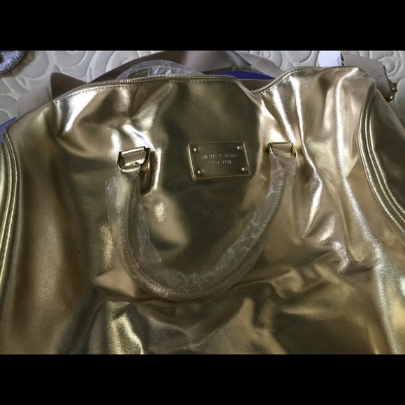 Michael Kors Metallic Gold Duffel Bag NWT - Picture 2 of 3